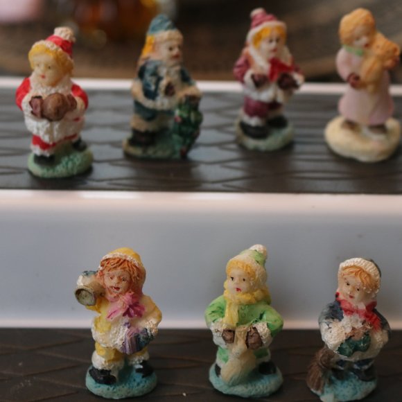 Large pieces CHRISTMAS VILLAGE Figurine Lot People Accessories figures lot #4 - Picture 1 of 8